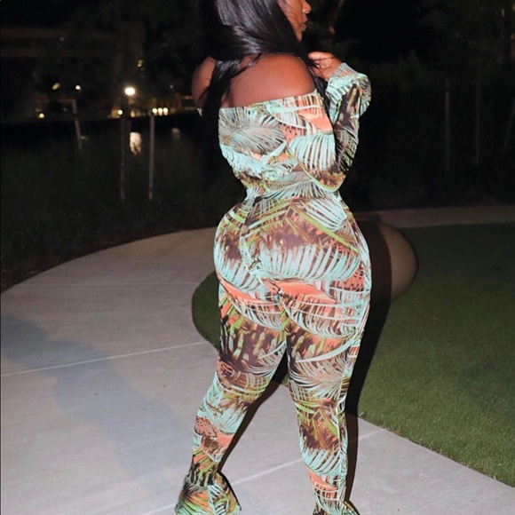 Spring In Miami Two Piece Outfit - Picture 3 of 5